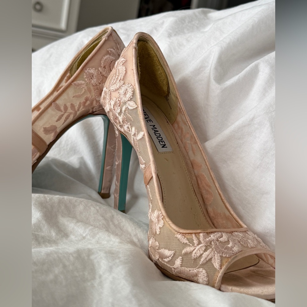 Steve Madden Floral Embroidered Heels - light pink - Picture 6 of 7